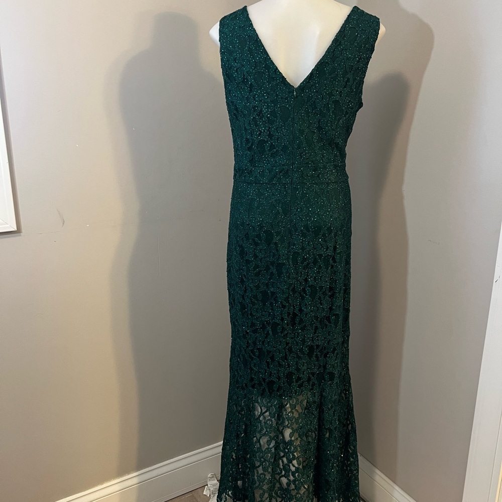 Enfocus Studio Green Plunge Neck Sleeveless Gown - Picture 9 of 14